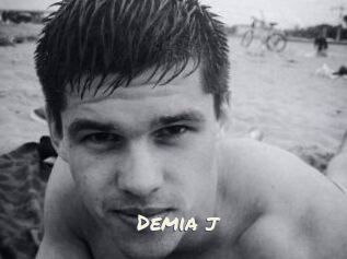 Demia_j