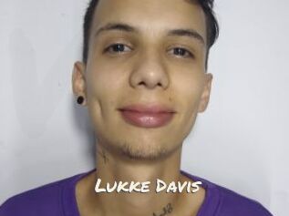 Lukke_Davis