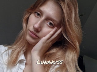 Lunakiss