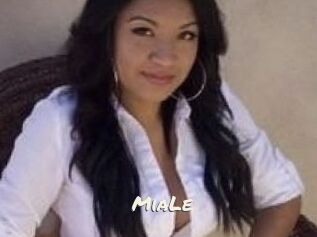 Mia_Le