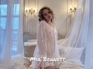 Mia_Bennett