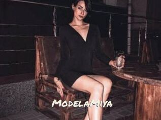 ModelaMiya