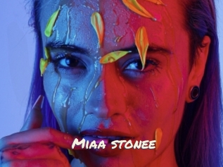 Miaa_stonee