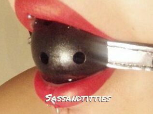 Sassandtitties