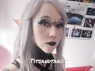 Titsandtarot